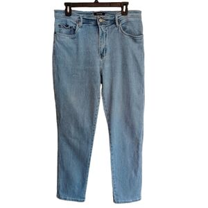 Bill Blass Lightwash Stretch Jeans Size 12